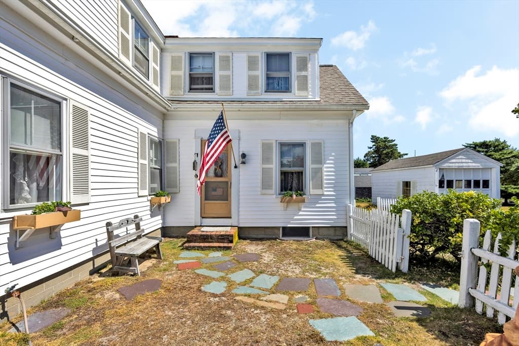 178 School St, Dennis MA 02670 photo 3