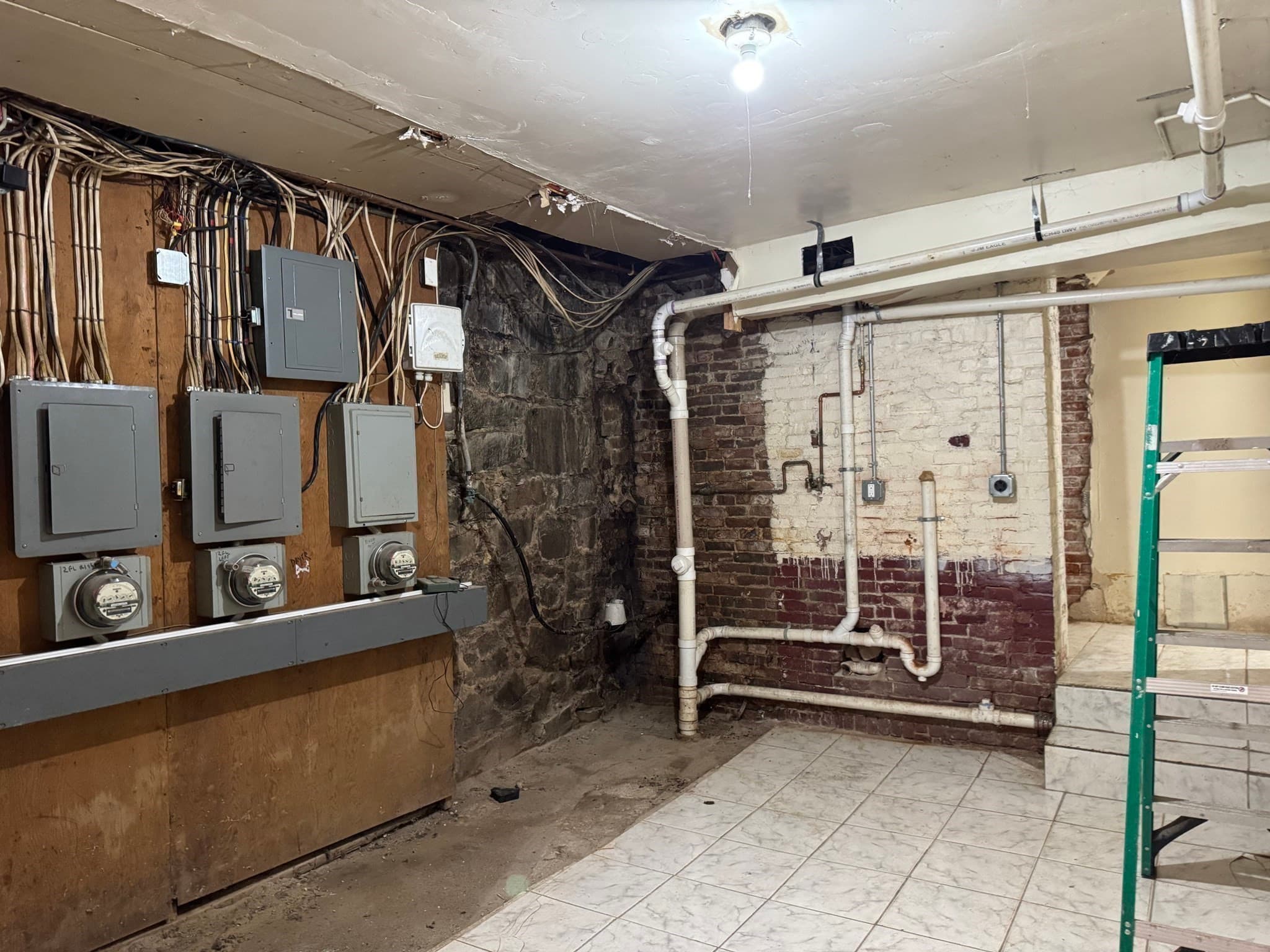 4 Family at 34 Gardner Street, Chelsea MA 02150, Chelsea, photo 20 of 27