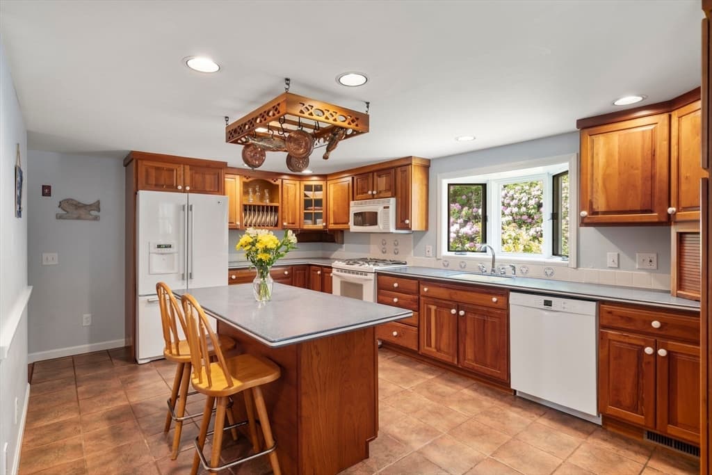 Single Family Residence at 68 Chippingstone Road, Chatham MA 02633, Chatham, photo 12 of 36