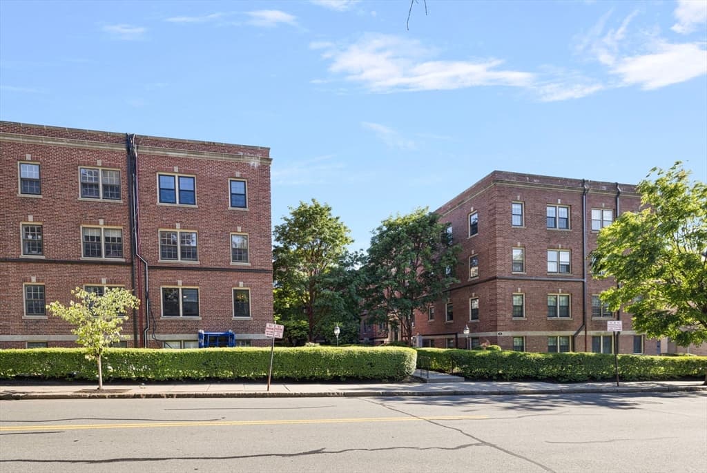Condominium at 56 Elm # 10, Worcester MA 01609, photo 24 of 24
