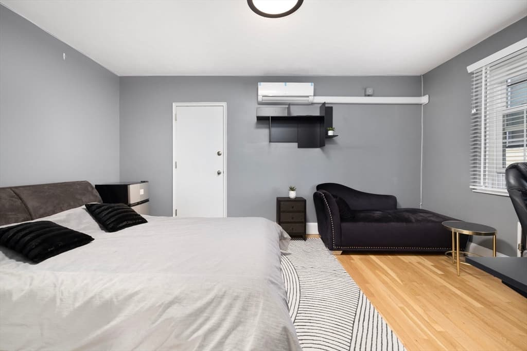 Condominium at 56 Elm # 10, Worcester MA 01609, photo 18 of 24