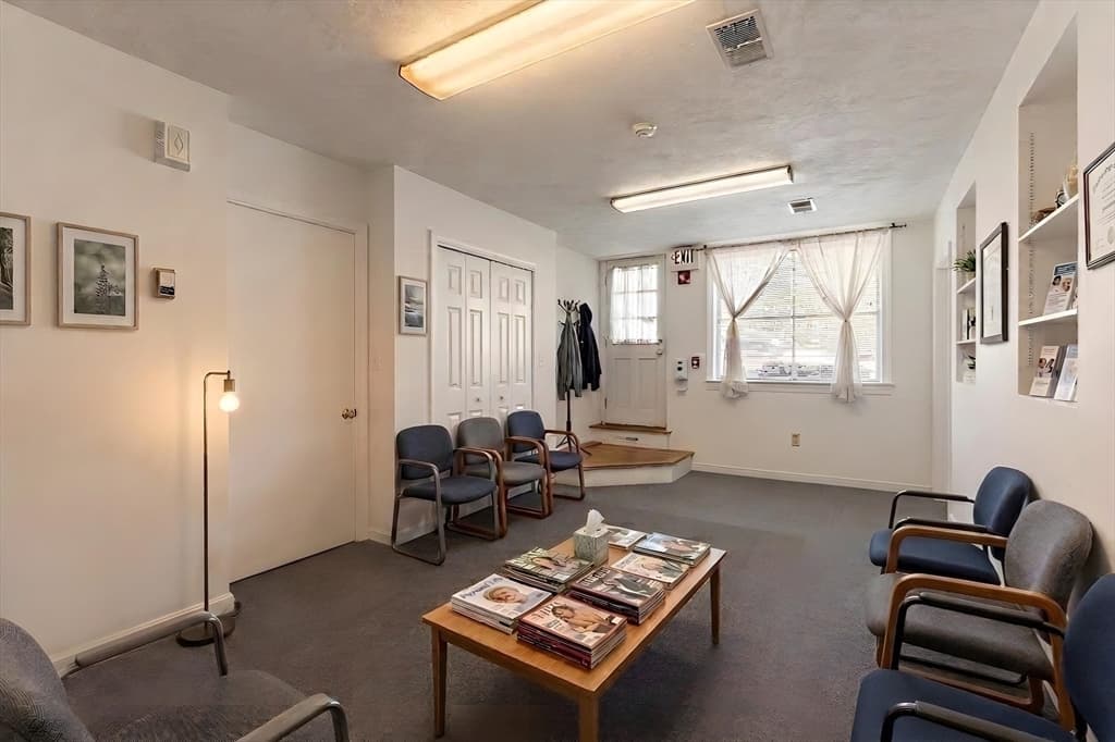 983-989 Chestnut St, Newton MA 02464 photo 6
