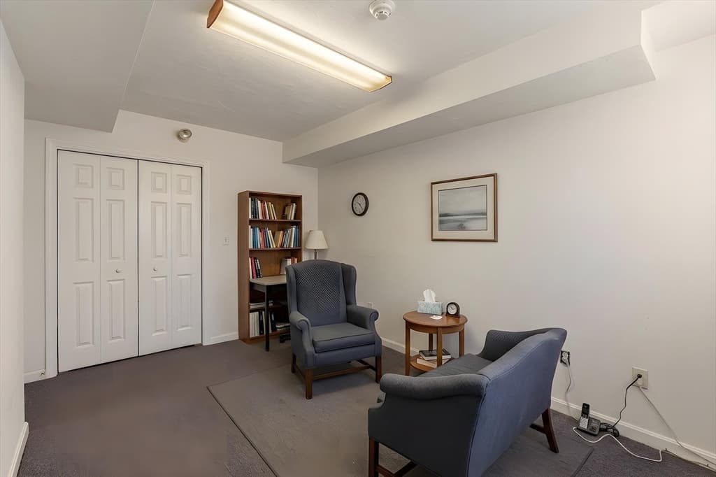 983-989 Chestnut St, Newton MA 02464 photo 3