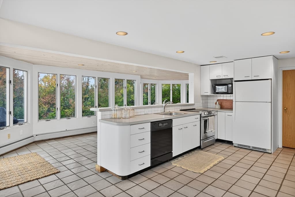 Single Family Residence at 15 Hedge Lane, Falmouth MA 02540, Falmouth, photo 13 of 42
