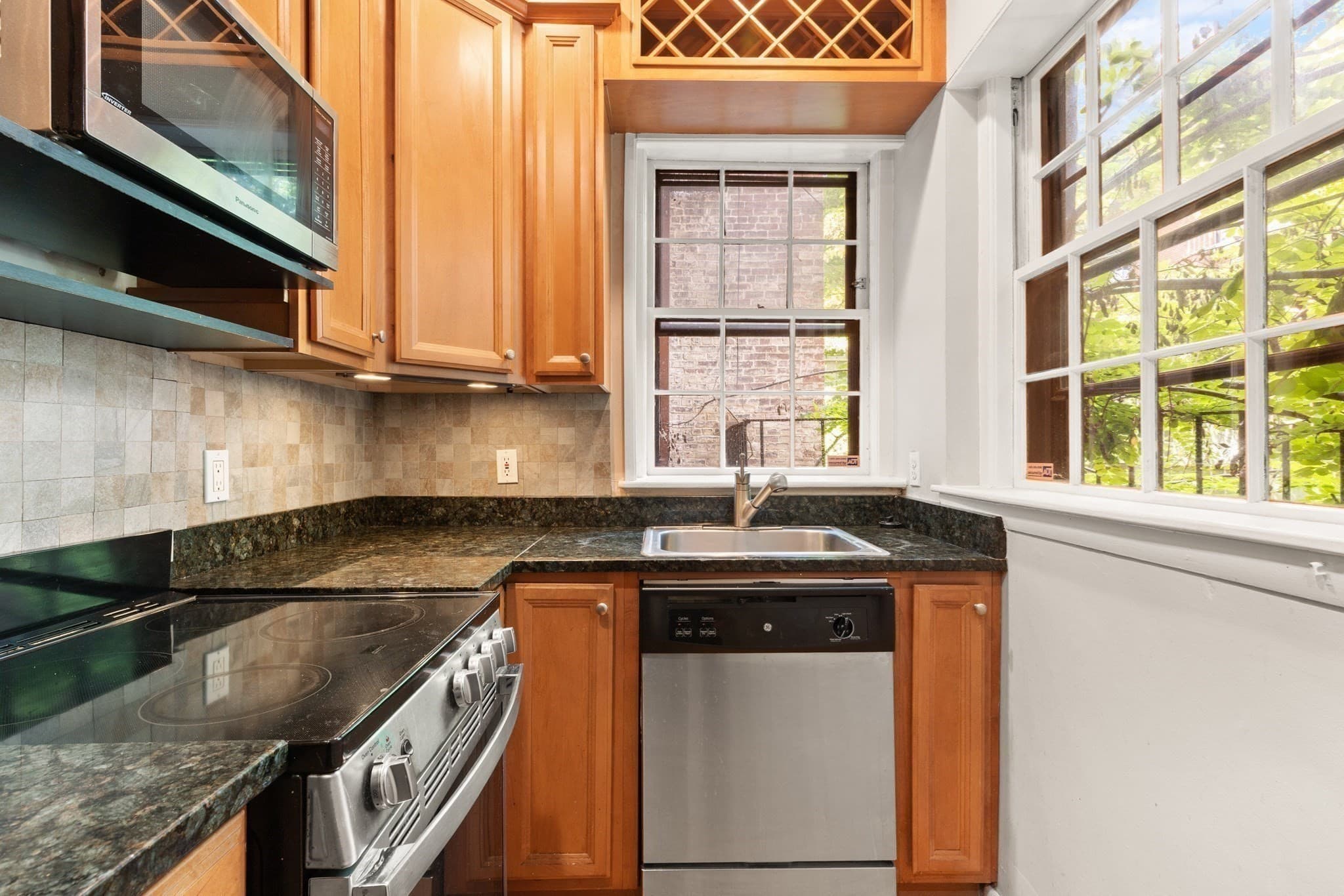 Condominium at 78 Phillips St # 3, Boston MA 02114, photo 10 of 23