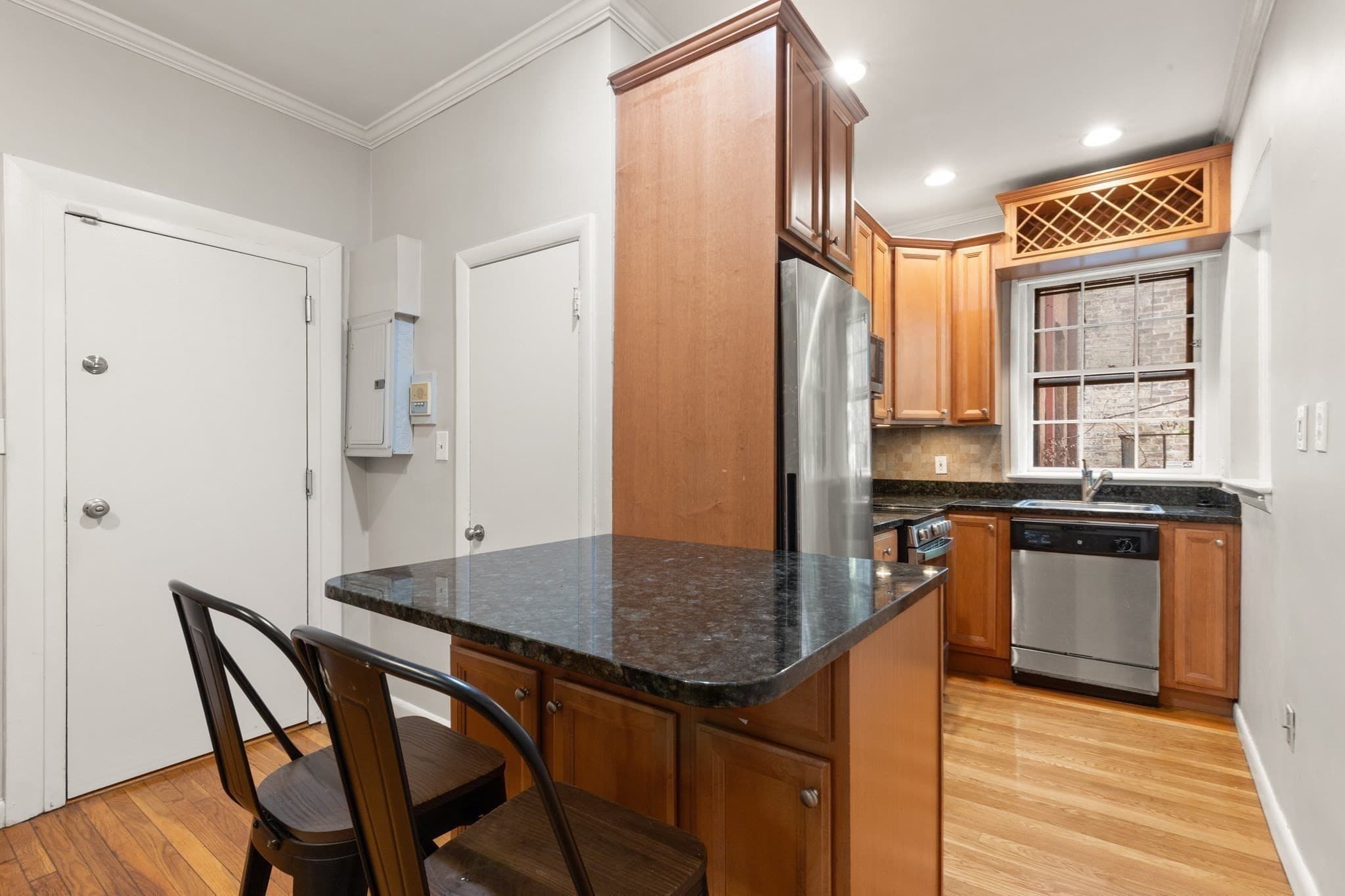 Condominium at 78 Phillips St # 3, Boston MA 02114, photo 8 of 23