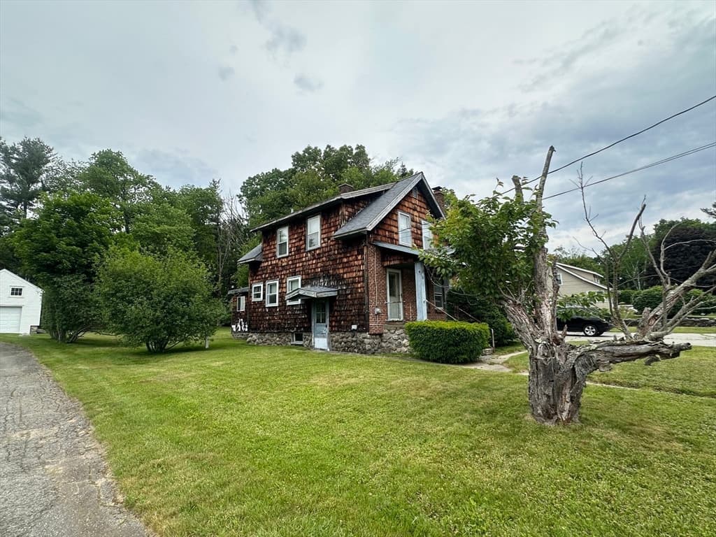 Single Family Residence at 11 Alpha Rd, Holden MA 01520, Holden, photo 4 of 26