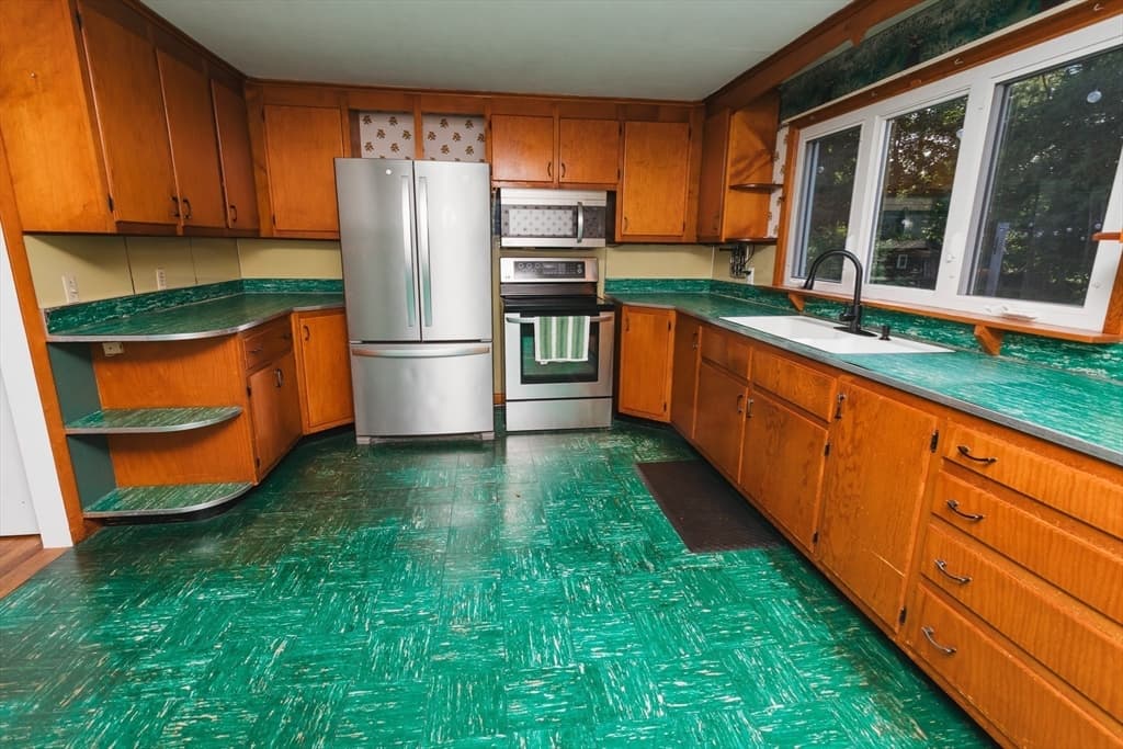 Single Family Residence at 40 Newell Pond Rd, Greenfield MA 01301, Greenfield, photo 10 of 42