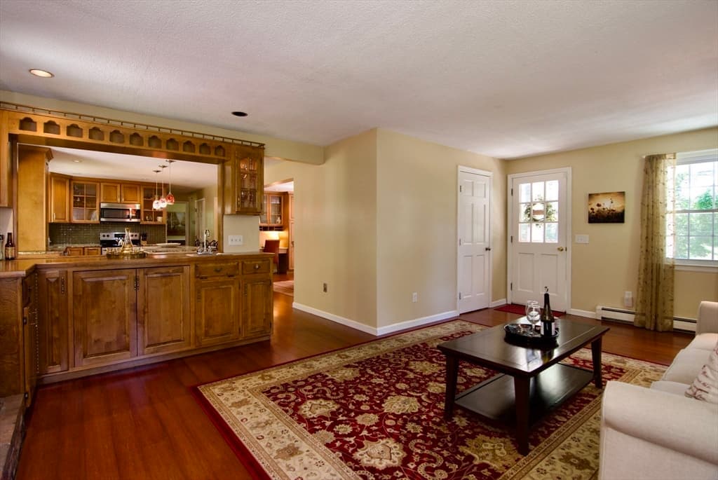326 Flynt St, Palmer MA 01069 photo 6
