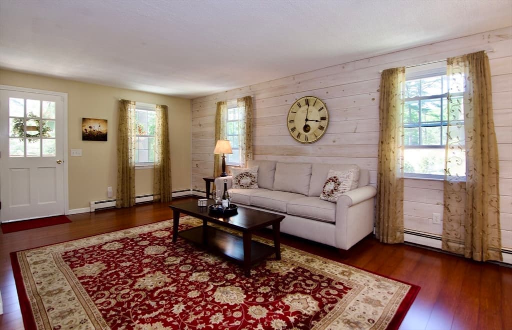 326 Flynt St, Palmer MA 01069 photo 7