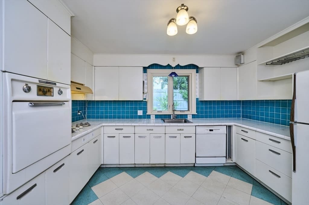119 Rawson Rd, Brookline MA 02445 photo 6