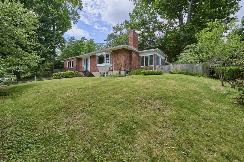 119 Rawson Rd, Brookline MA 02445