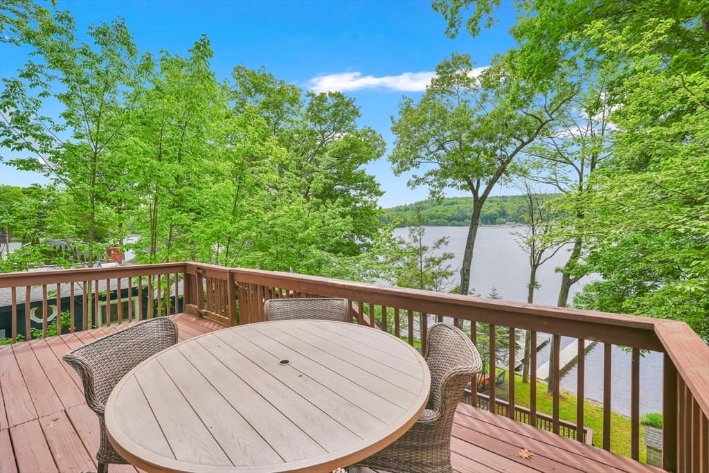 12 Forest Ct, Holland MA 01521 photo 3