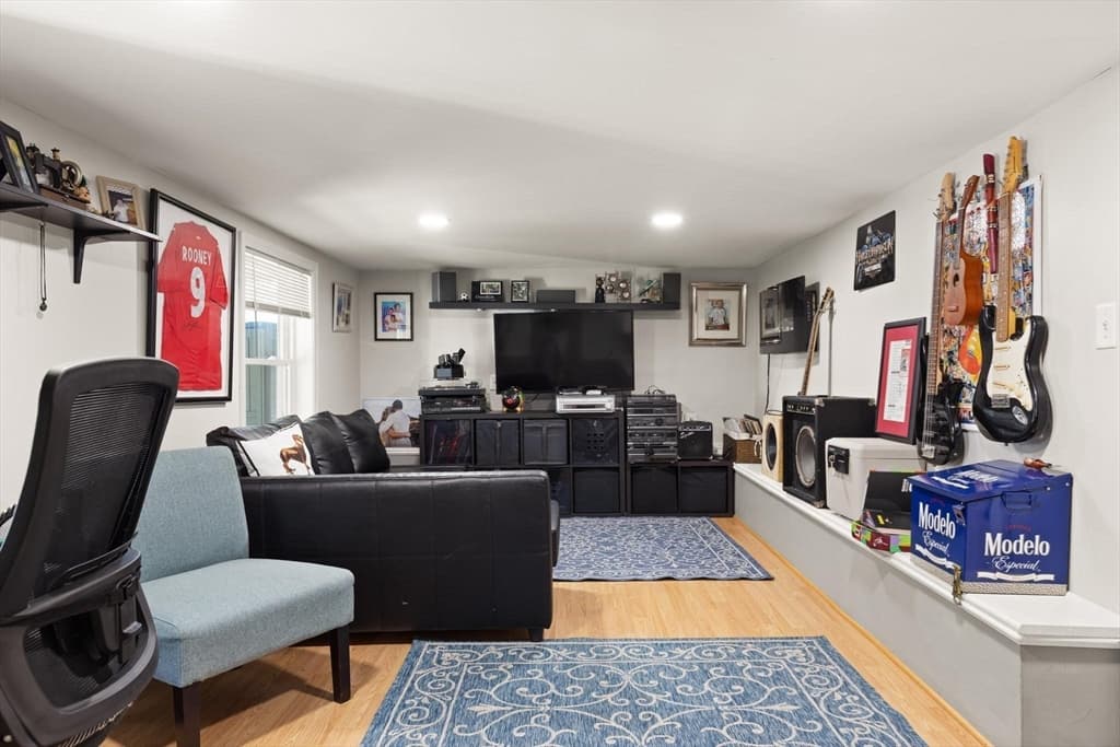 Single Family Residence at 31 Freeman Ave, Everett MA 02149, Everett, photo 32 of 40