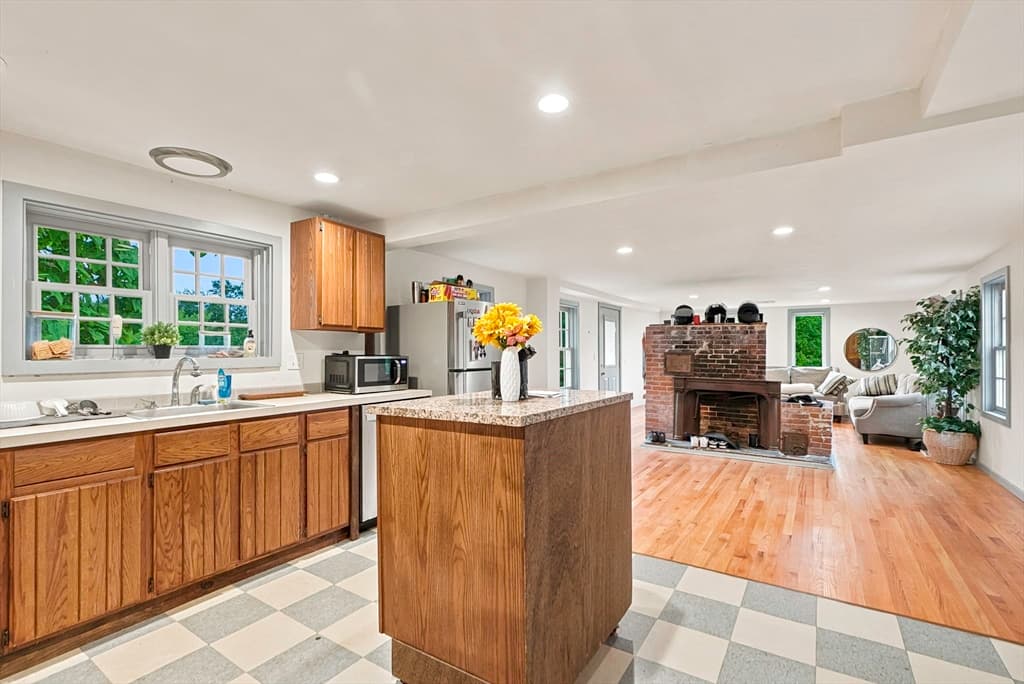 Single Family Residence at 34 George Street, Mendon MA 01756, Mendon, photo 13 of 34