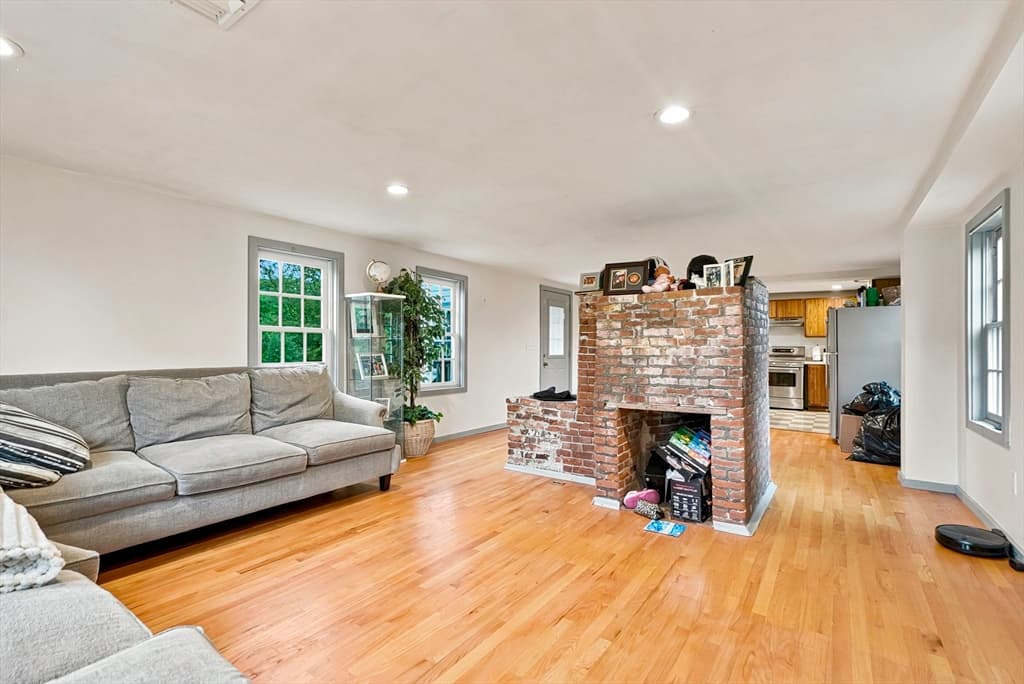 Single Family Residence at 34 George Street, Mendon MA 01756, Mendon, photo 14 of 34
