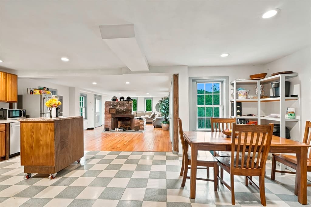 Single Family Residence at 34 George Street, Mendon MA 01756, Mendon, photo 8 of 34