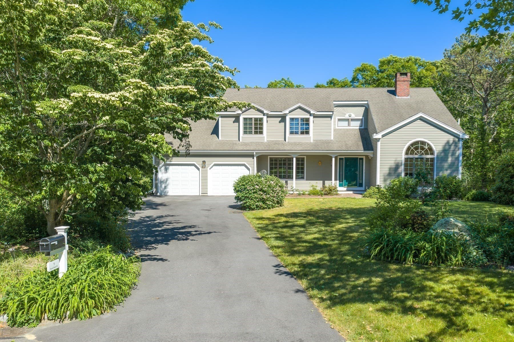1 Punch Bowl Dr, Falmouth MA 02540
