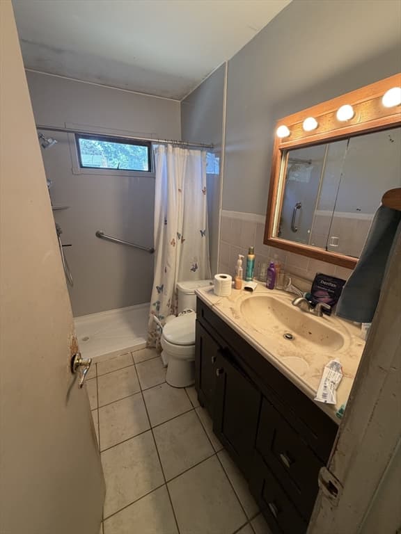 Single Family Residence at 42 Birch Rd, Westford MA 01886, Westford, photo 7 of 11