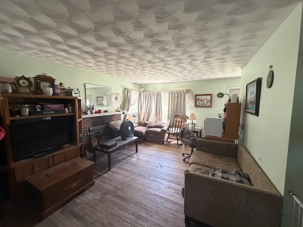 Single Family Residence at 42 Birch Rd, Westford MA 01886, Westford, photo 10 of 11