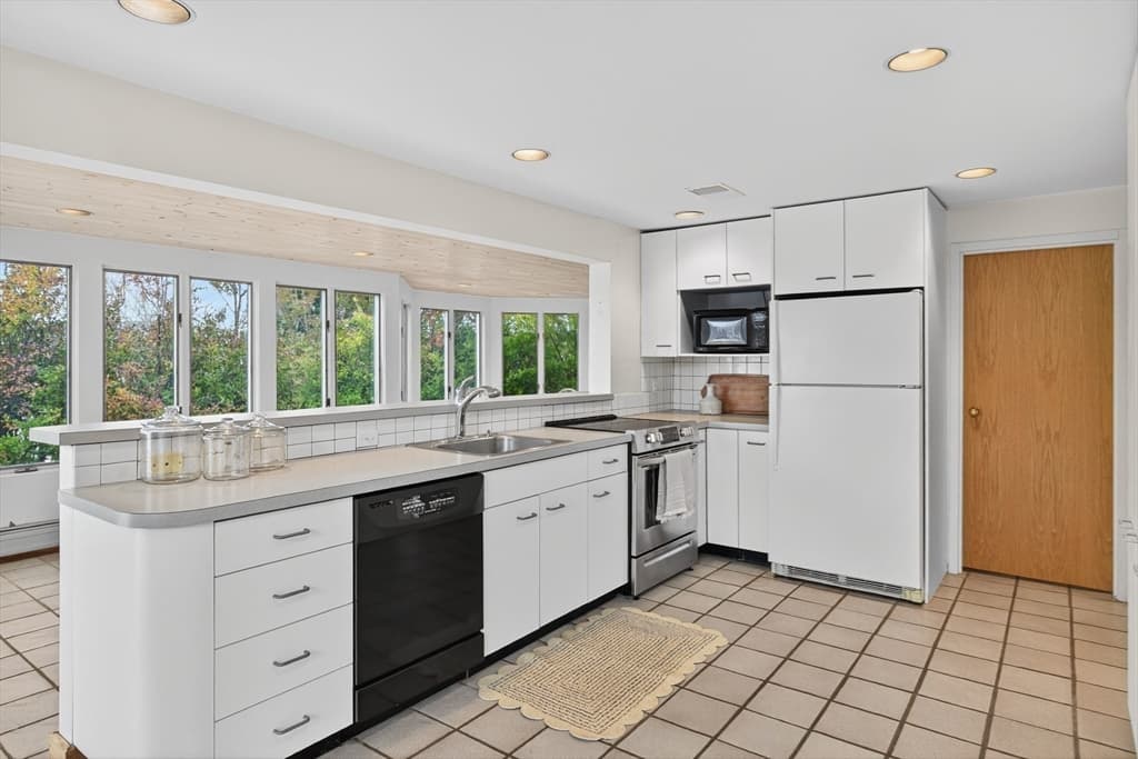 15 Hedge Lane, Falmouth MA 02540 photo 13