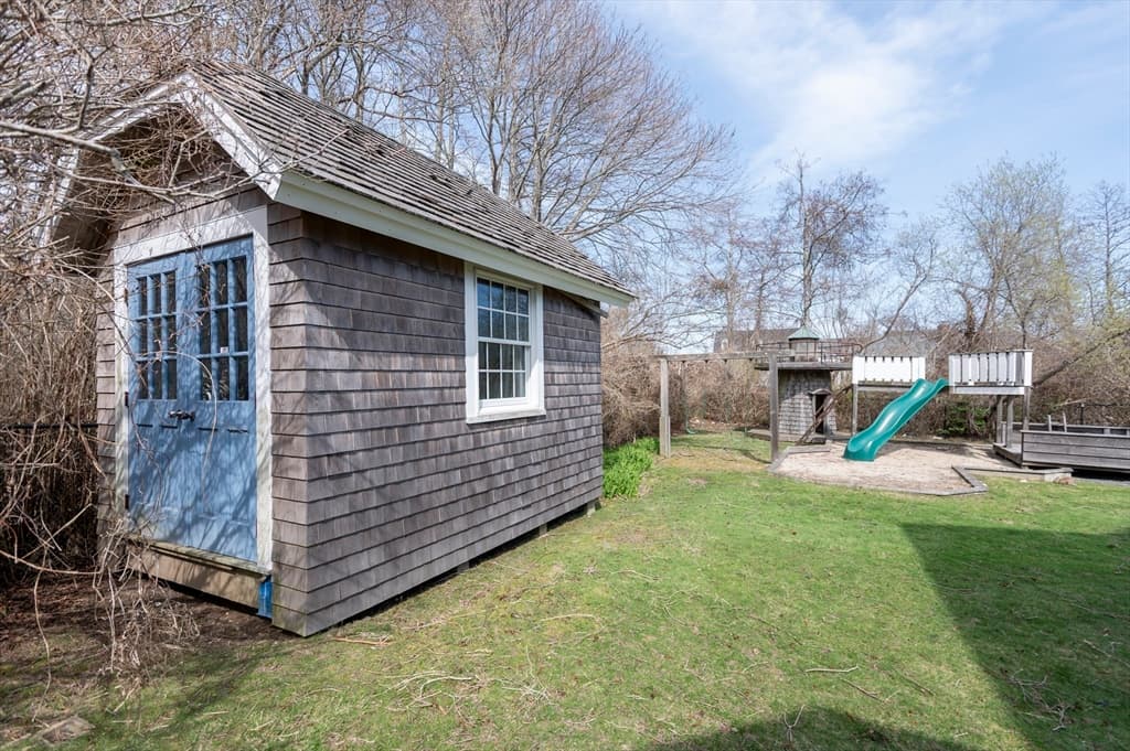 Single Family Residence at 9 Hedge Lane, Falmouth MA 02540, photo 15 of 28