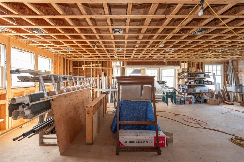 Single Family Residence at 9 Hedge Lane, Falmouth MA 02540, photo 11 of 28