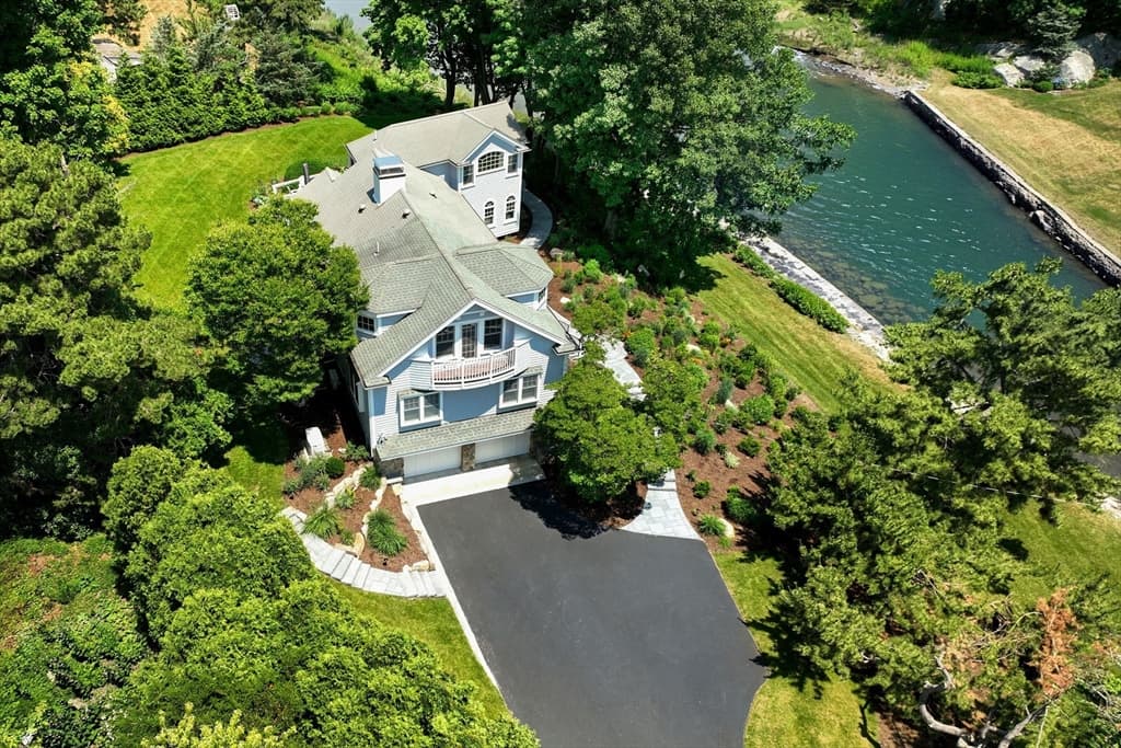 20 Nichols Rd, Cohasset MA 02025