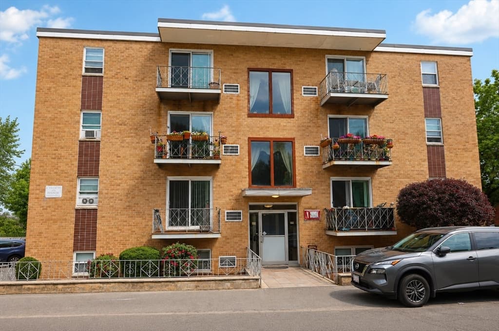 75 Waldemar Ave # 202, Boston MA 02128