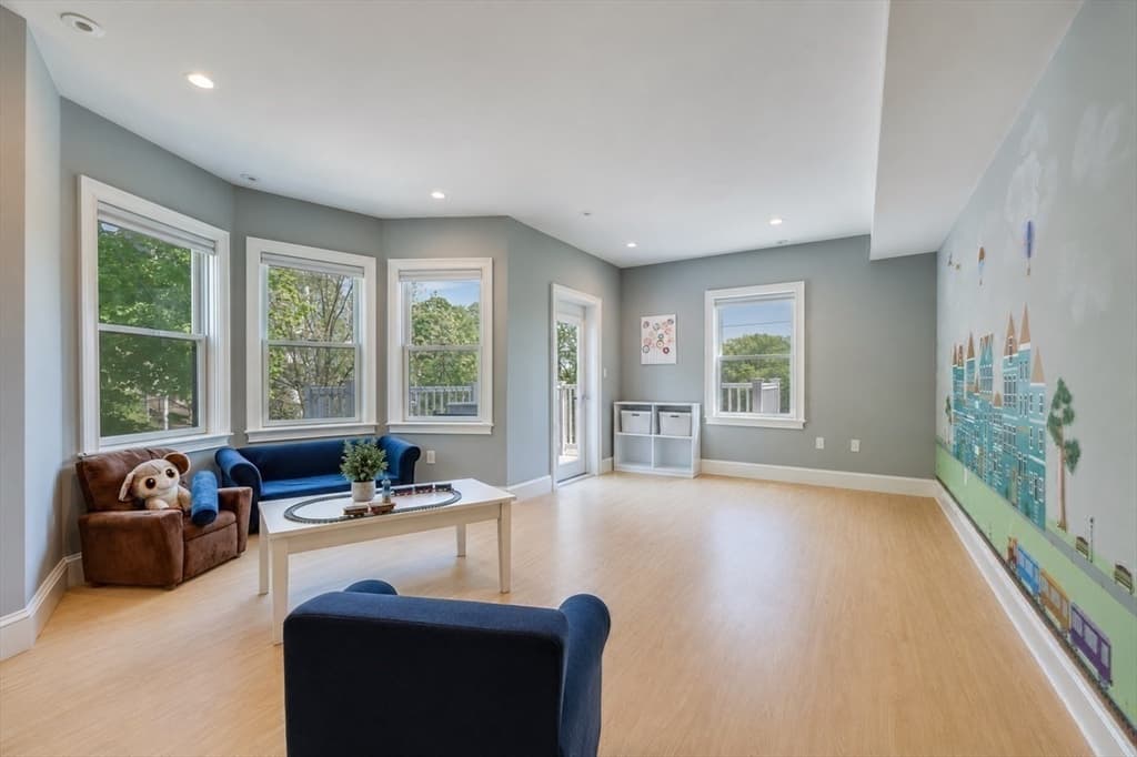 Single Family Residence at 84 Westbourne Terrace # 84, Brookline MA 02446, photo 17 of 29