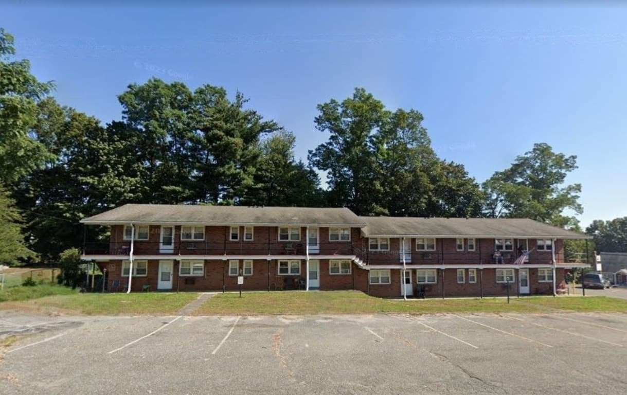 438 Springfield, Agawam MA 01001