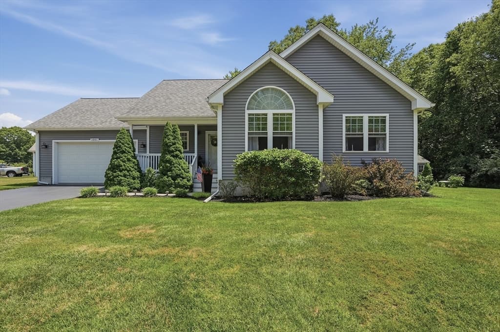 1001 Bayberry Drive, Dighton MA 02715