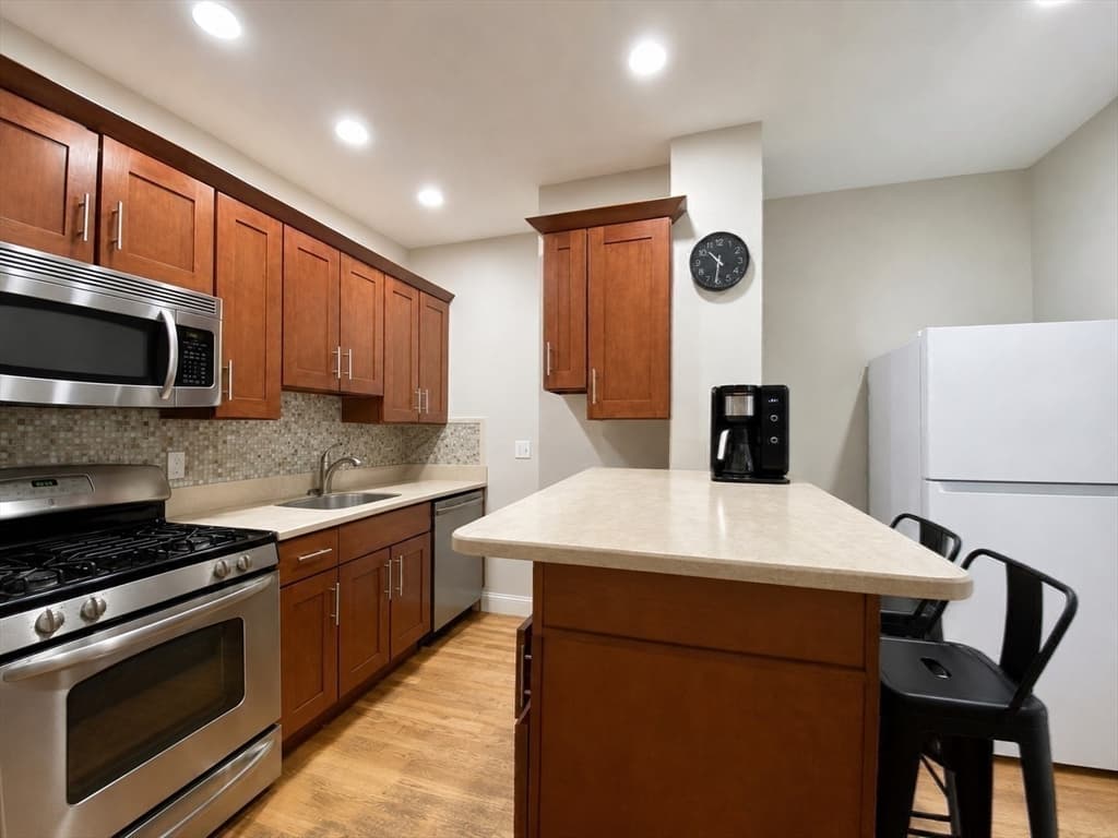 512 East 3rd Street, Boston MA 02127 photo 6