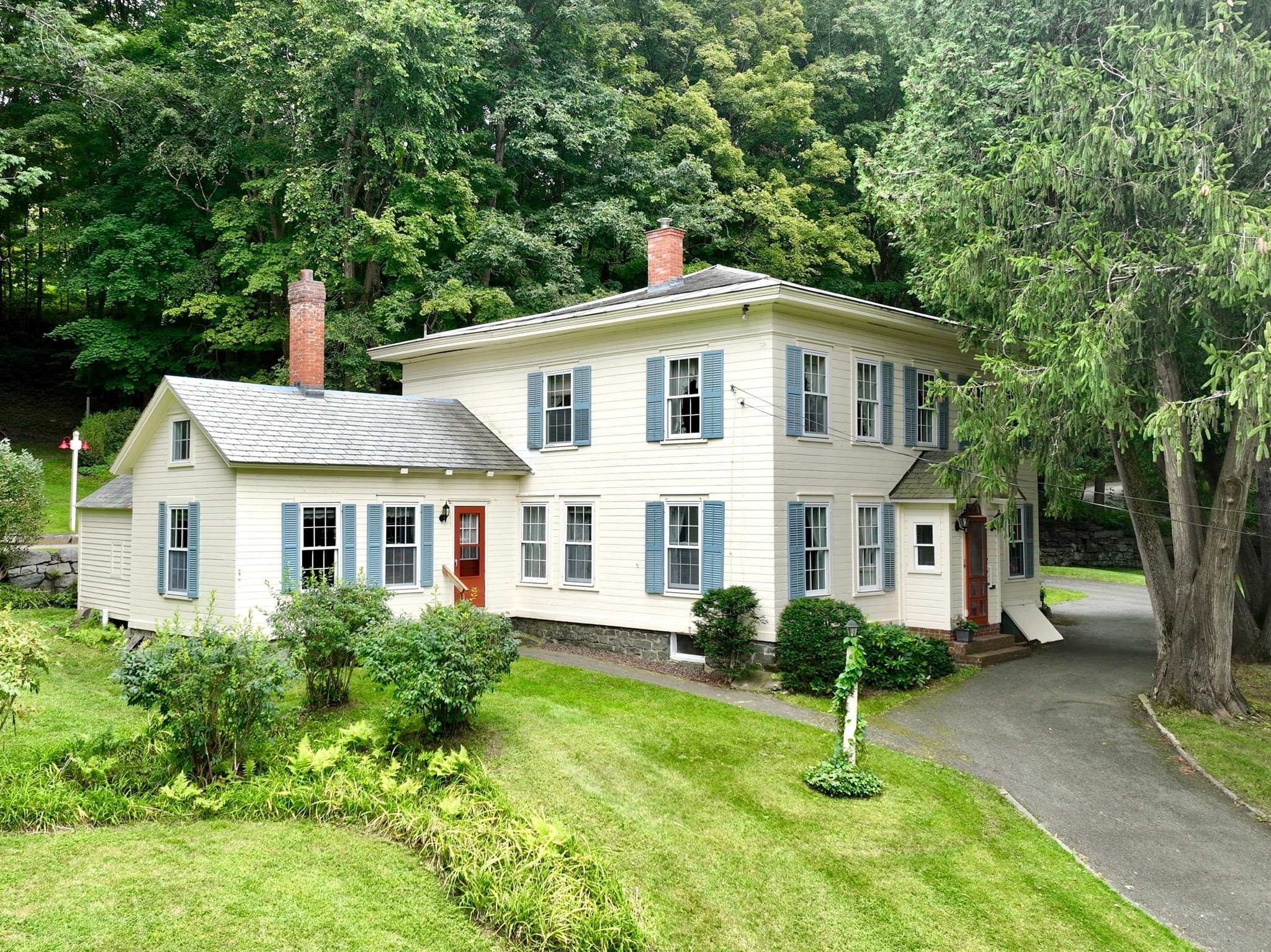 19 S Maple St, Shelburne MA 01370