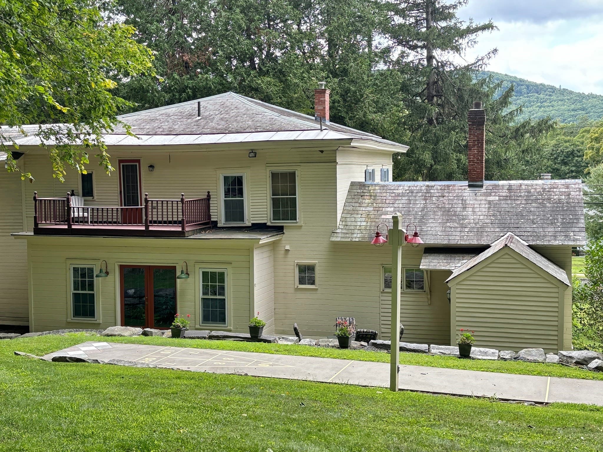 Single Family Residence at 19 S Maple St, Shelburne MA 01370, Shelburne, photo 5 of 42