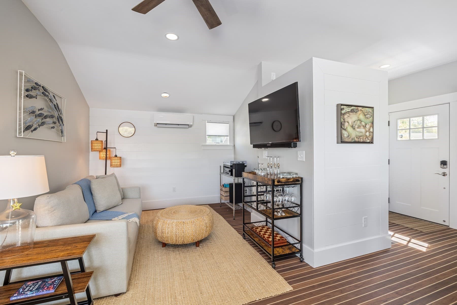 Single Family Residence at 8 Bonneau Court, Dartmouth MA 02748, photo 11 of 19