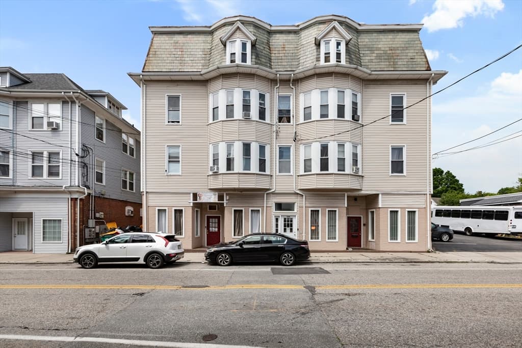 584 N Main St, Woonsocket RI 02895