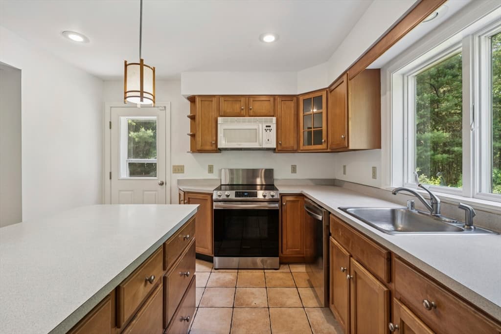 23 Crystal Spring Road, Mattapoisett MA 02739 photo 4