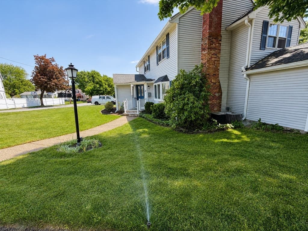22 Abbott Rd, Waltham MA 02452 photo 2