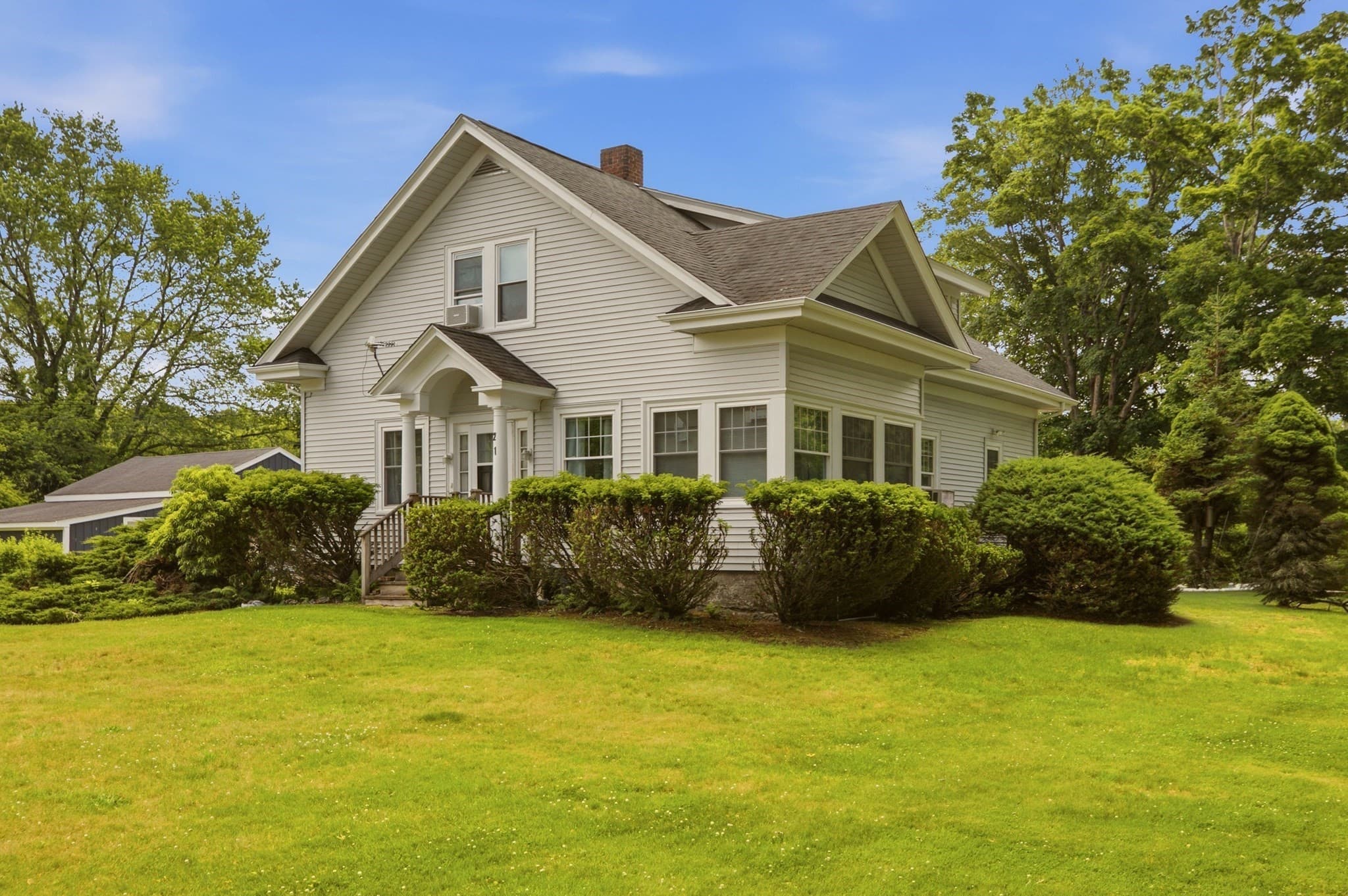 21 &31 East, Tiverton RI 02878
