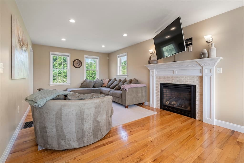 Single Family Residence at 73 Franklin St, Halifax MA 02338, Halifax, photo 24 of 42