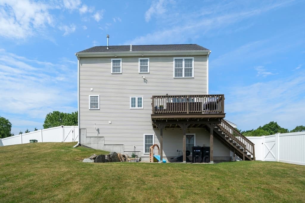 Single Family Residence at 73 Franklin St, Halifax MA 02338, Halifax, photo 11 of 42