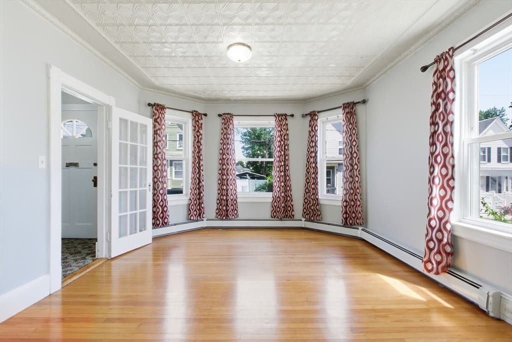 79 Warwick St, Lowell MA 01851 photo 5