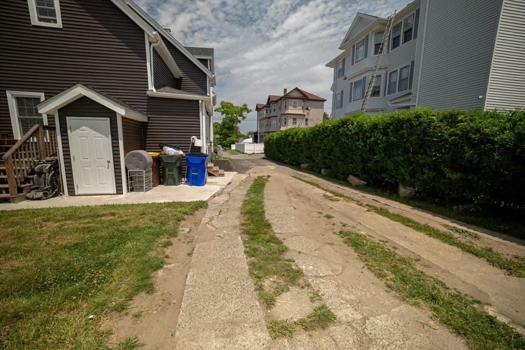 45 Lafayette St, Fall River MA 02723 photo 3