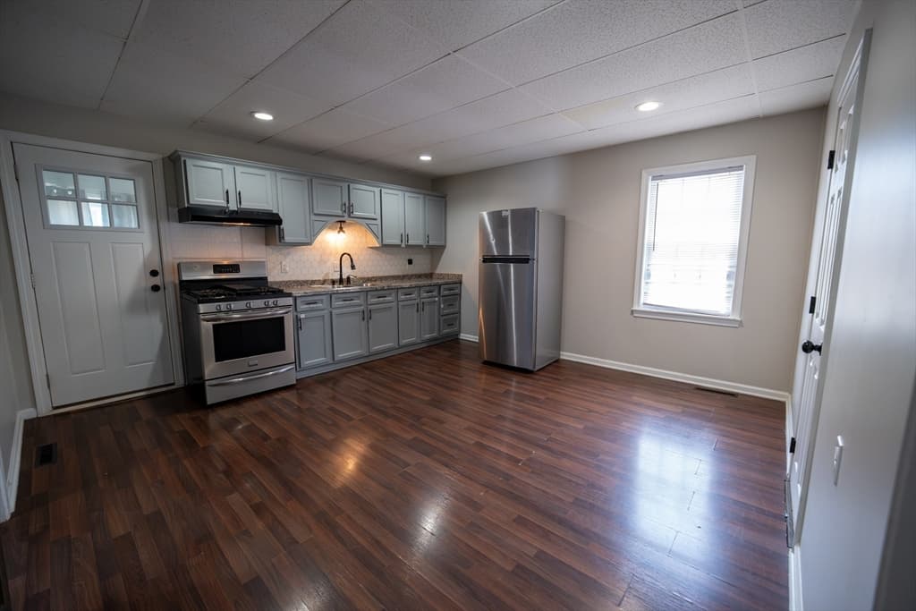 45 Lafayette St, Fall River MA 02723 photo 9