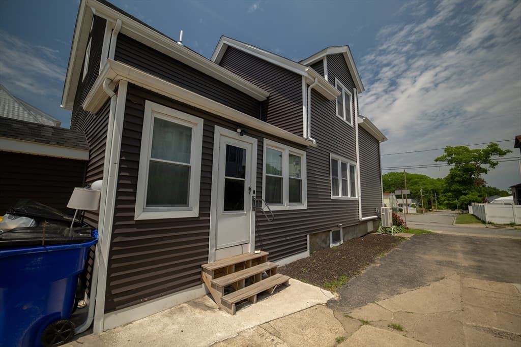 45 Lafayette St, Fall River MA 02723 photo 4