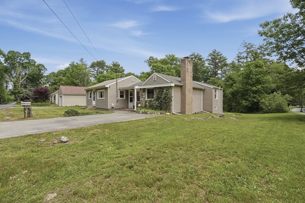 61 Flagg Swamp Rd, Freetown MA 02717 photo 2
