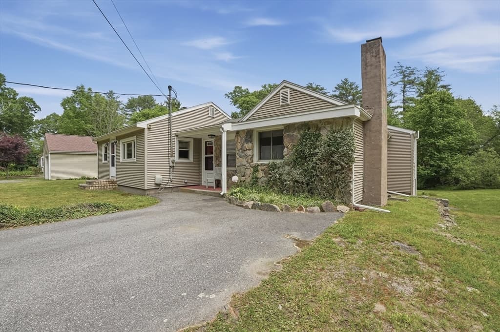61 Flagg Swamp Rd, Freetown MA 02717 photo 3