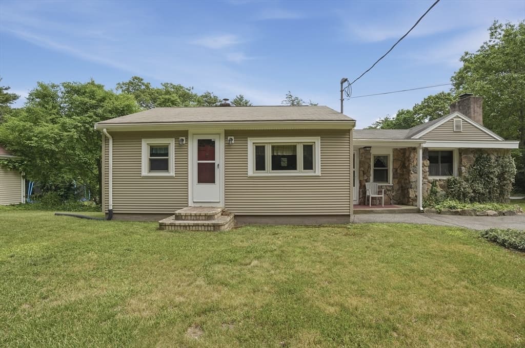 61 Flagg Swamp Rd, Freetown MA 02717