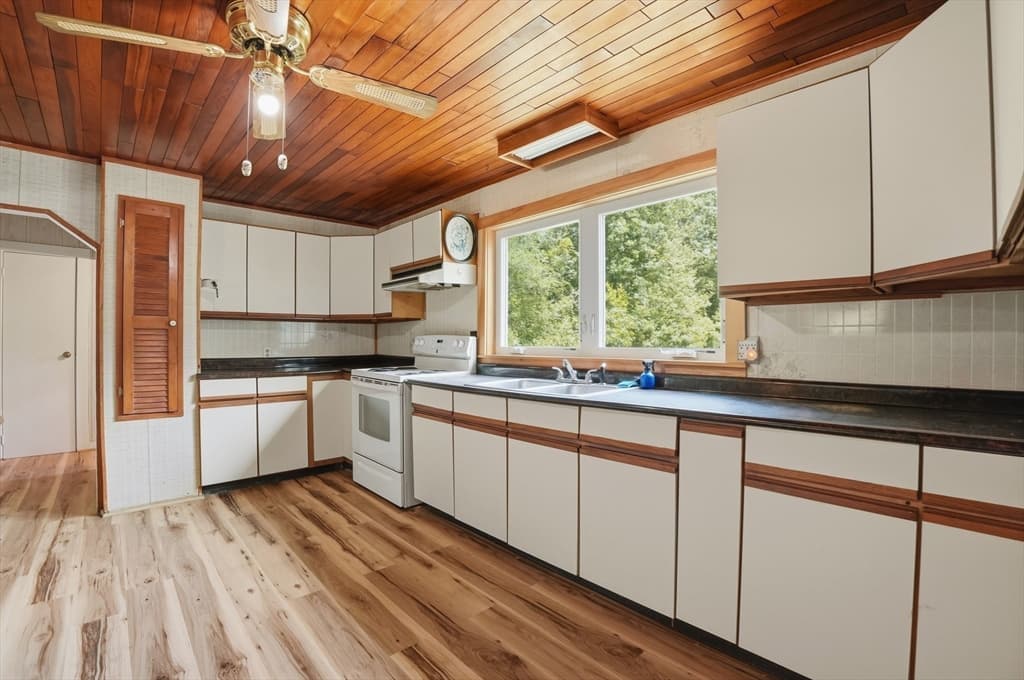 61 Flagg Swamp Rd, Freetown MA 02717 photo 11